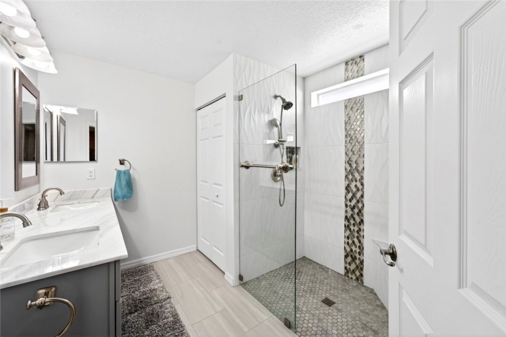 2105 46th Avenue, Vero Beach, FL 32966 Photo