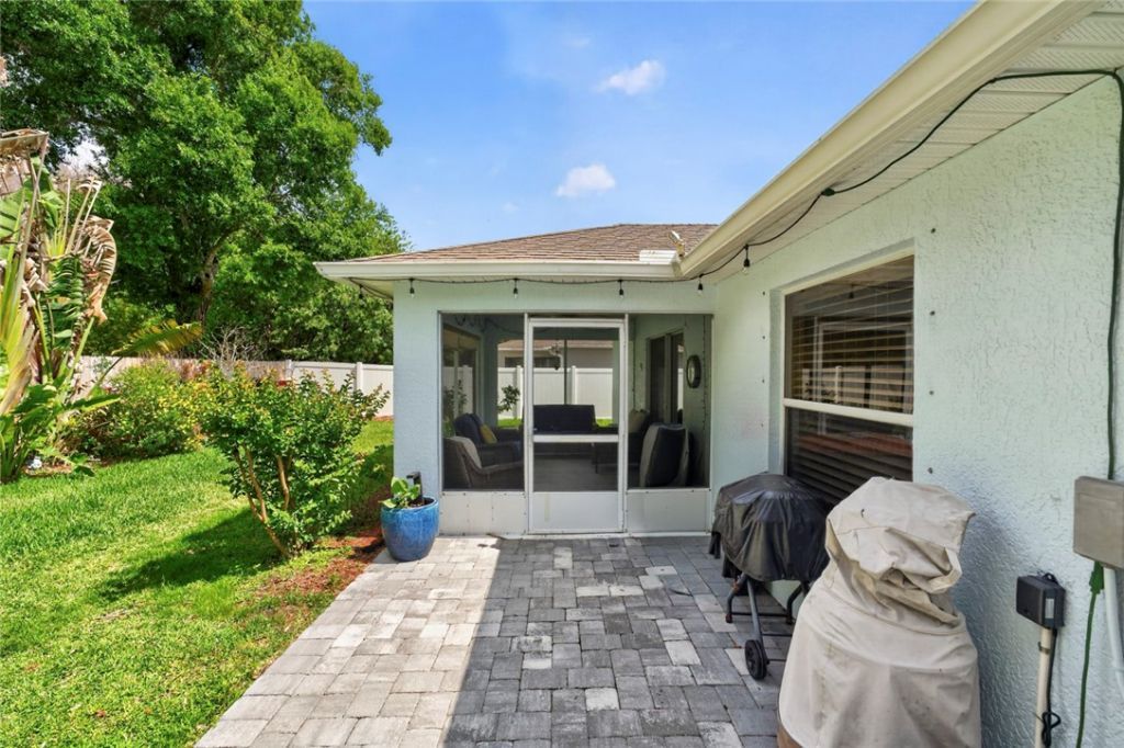 2105 46th Avenue, Vero Beach, FL 32966 Photo
