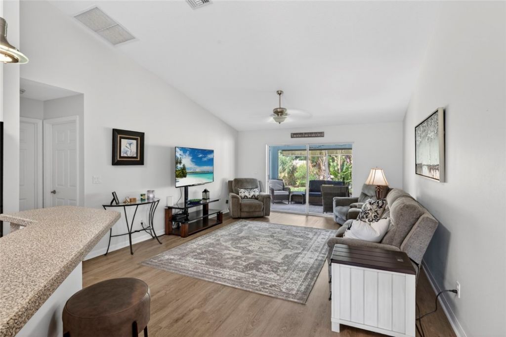 2105 46th Avenue, Vero Beach, FL 32966 Photo