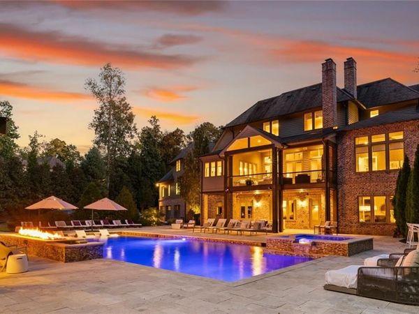 475 Heards Ferry , Atlanta, GA 30328