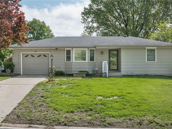 2913 S 33rd Terrace, St Joseph, MO 64503