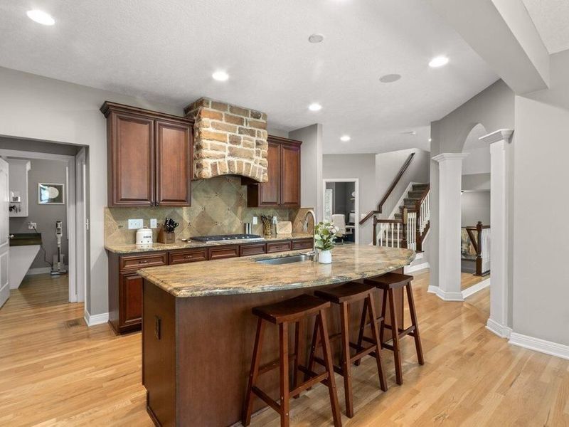 8901 Creighton Drive , Powell, OH 43065 Photo 4
