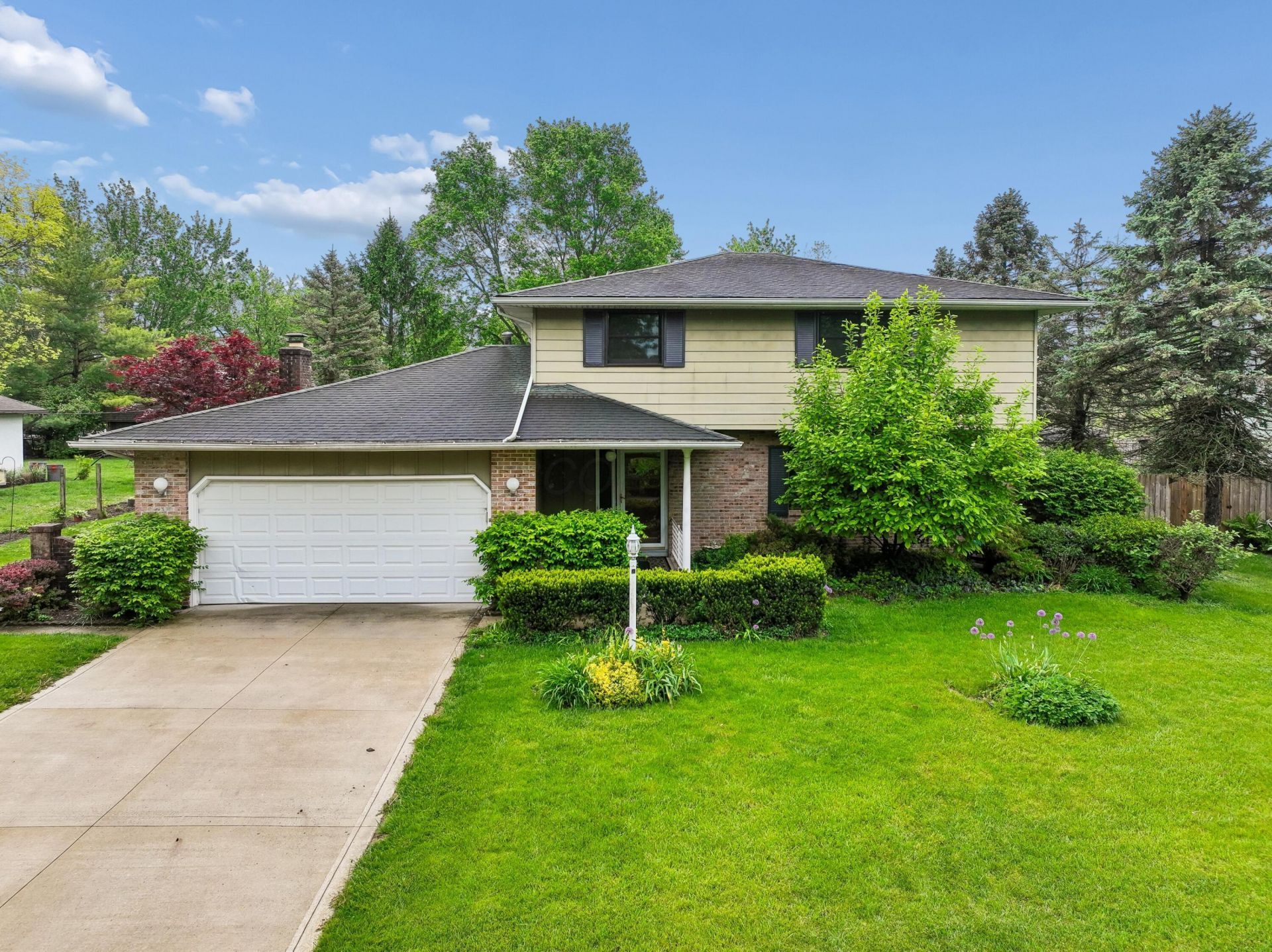 6169 Meadow Wood Lane , Columbus, OH 43228 Main Photo