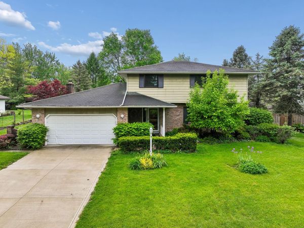 6169 Meadow Wood Lane , Columbus, OH 43228