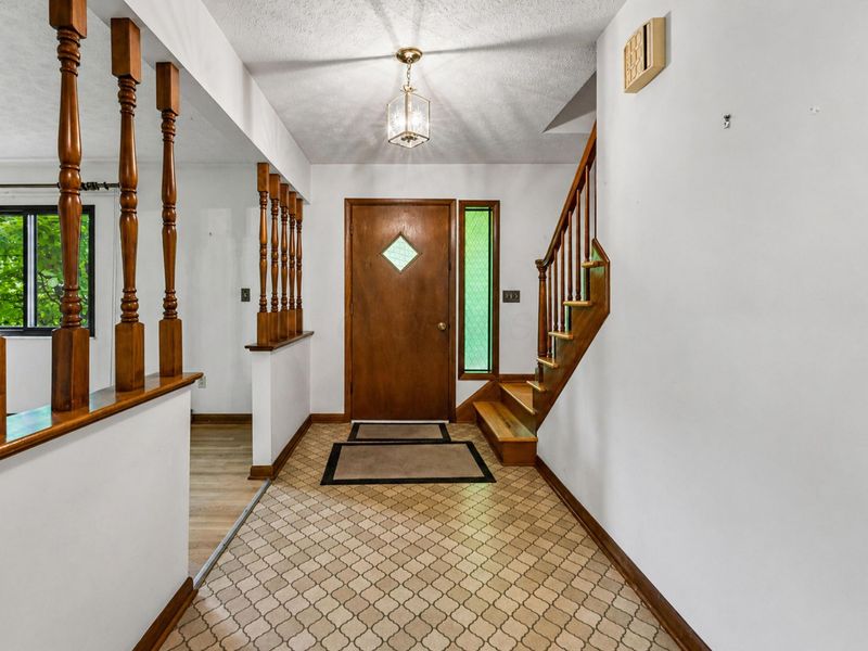 6169 Meadow Wood Lane, Columbus, OH 43228 Photo 19