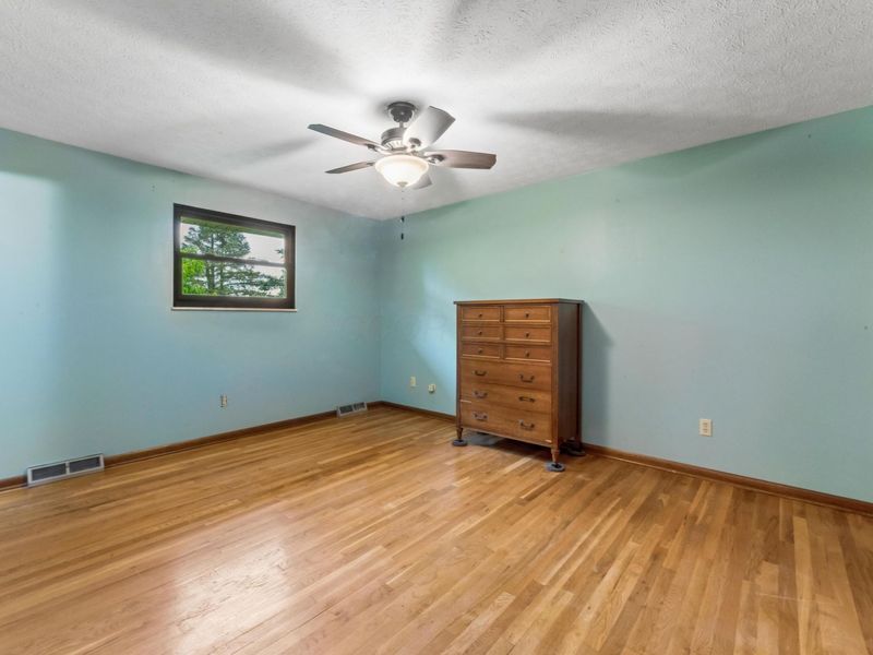 6169 Meadow Wood Lane, Columbus, OH 43228 Photo 32