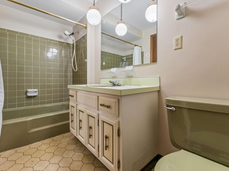 6169 Meadow Wood Lane, Columbus, OH 43228 Photo 38