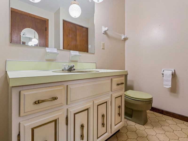 6169 Meadow Wood Lane, Columbus, OH 43228 Photo 39