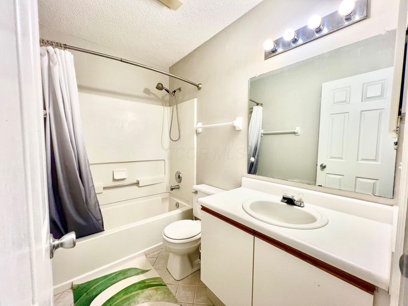 2073 Tamarin Drive , Unit 9D, Columbus, OH 43235 Photo 13