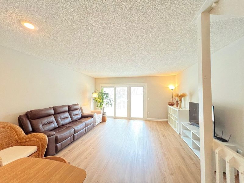 2073 Tamarin Drive , Unit 9D, Columbus, OH 43235 Photo 2