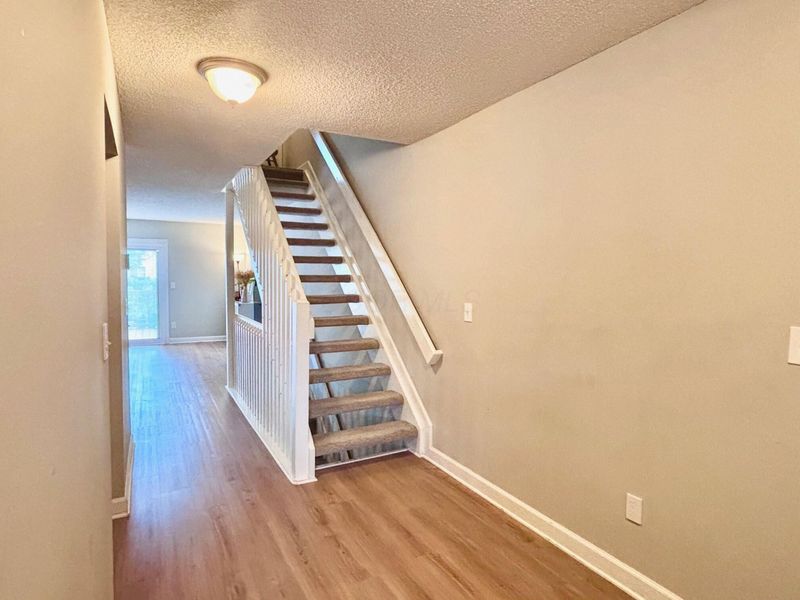 2073 Tamarin Drive , Unit 9D, Columbus, OH 43235 Photo 6