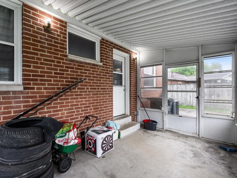 390 Topsfield Road , Columbus, OH 43228 Photo 40