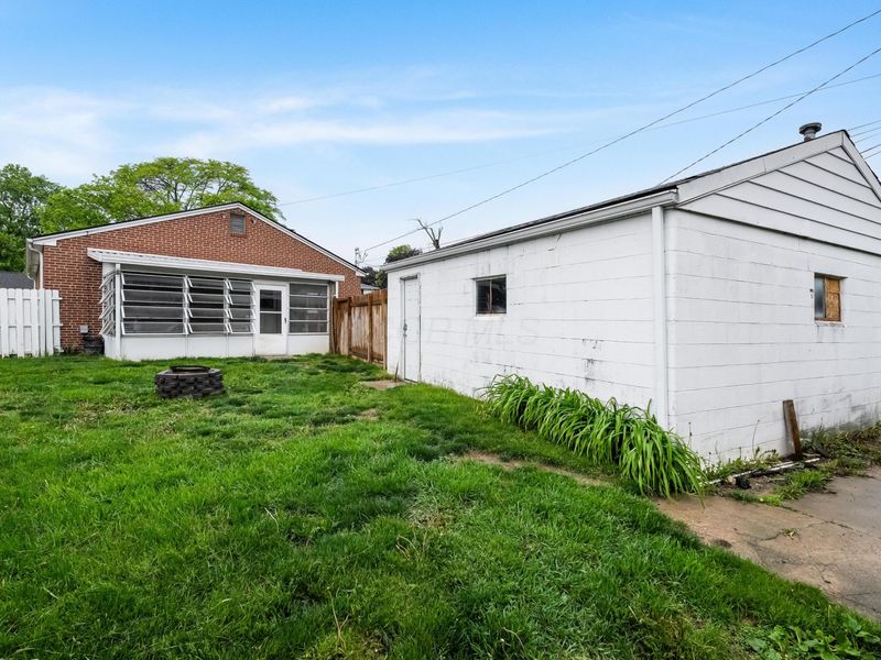 390 Topsfield Road , Columbus, OH 43228 Photo 41