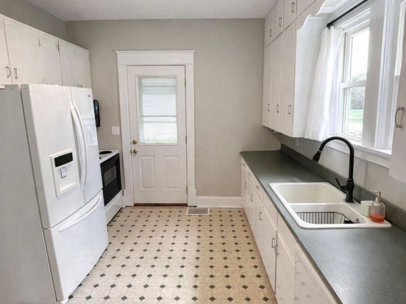 28 Martinsburg Road, Mount Vernon, OH 43050 Photo 4