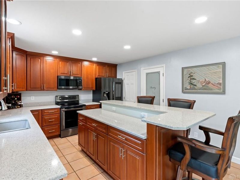 1504 N Regency Drive, Xenia, OH 45385 Photo 9