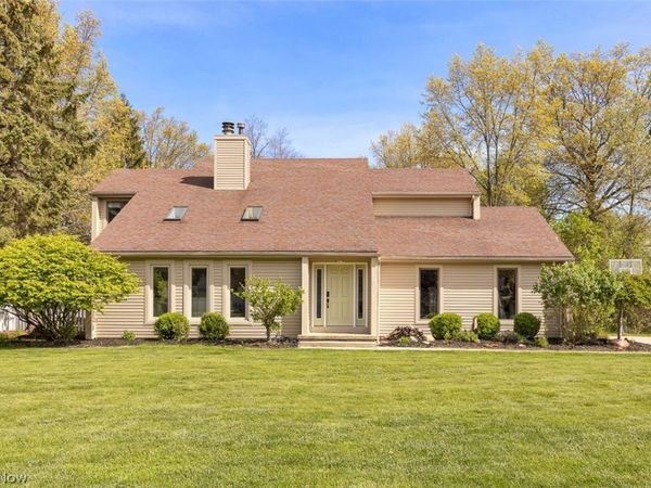 32290 Orchard Park Drive , Avon Lake, OH 44012