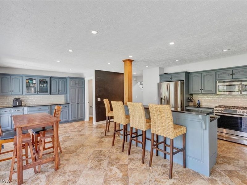 32290 Orchard Park Drive, Avon Lake, OH 44012 Photo 12