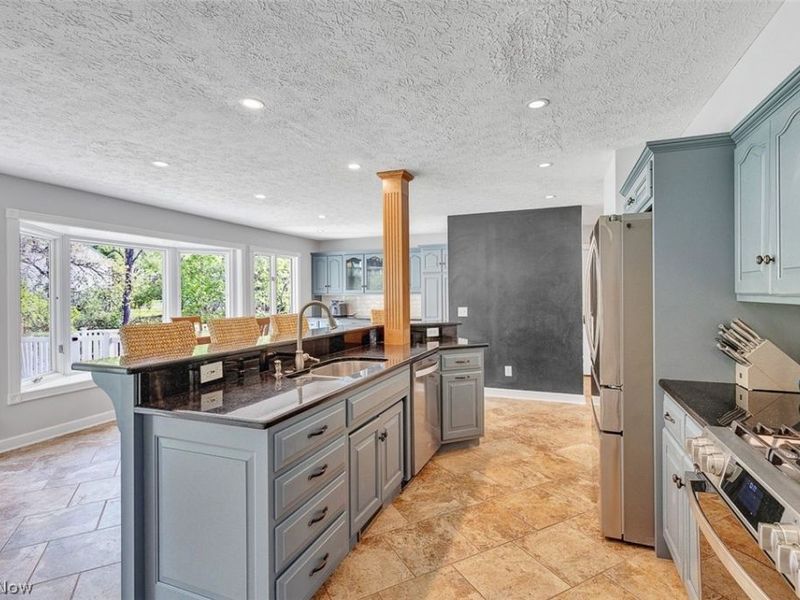 32290 Orchard Park Drive, Avon Lake, OH 44012 Photo 14