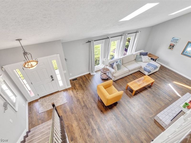 32290 Orchard Park Drive, Avon Lake, OH 44012 Photo 2