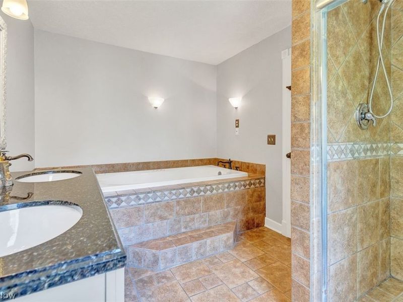 32290 Orchard Park Drive, Avon Lake, OH 44012 Photo 21