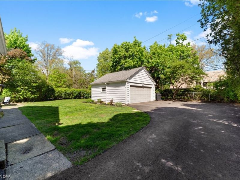 19901 Malvern, Shaker Heights, OH 44122 Photo 38