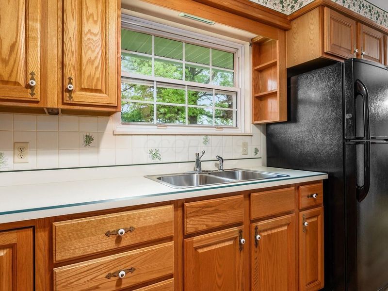5220 Airwood Drive, Zanesville, OH 43701 Photo 12