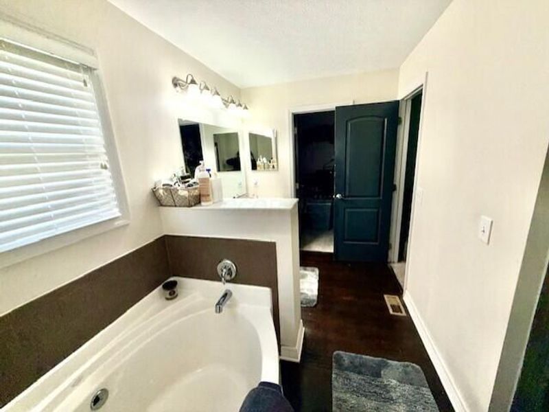 8840 Meadow Grass Lane , Lewis Center, OH 43035 Photo 13