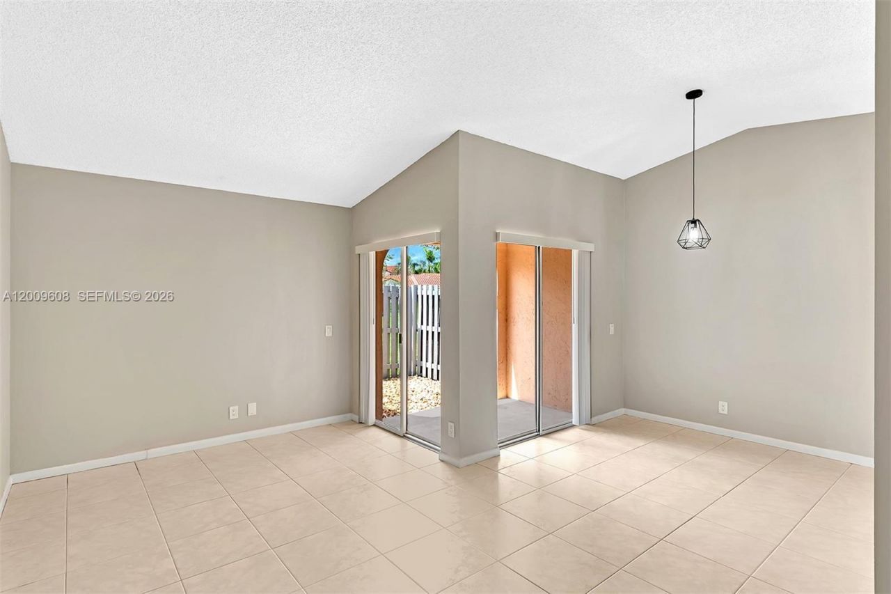 1439 Springside Dr, Unit 1439, Weston, FL 33326 Photo