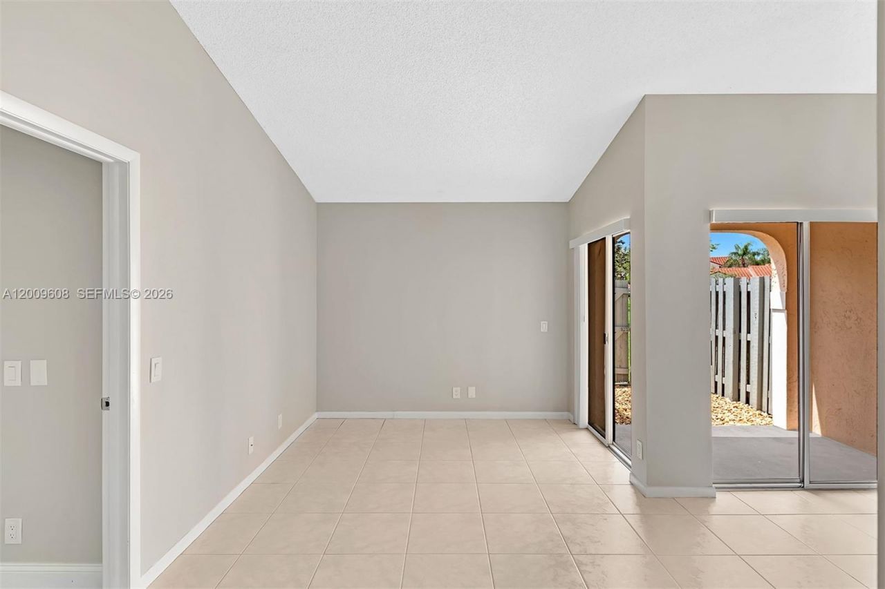 1439 Springside Dr, Unit 1439, Weston, FL 33326 Photo
