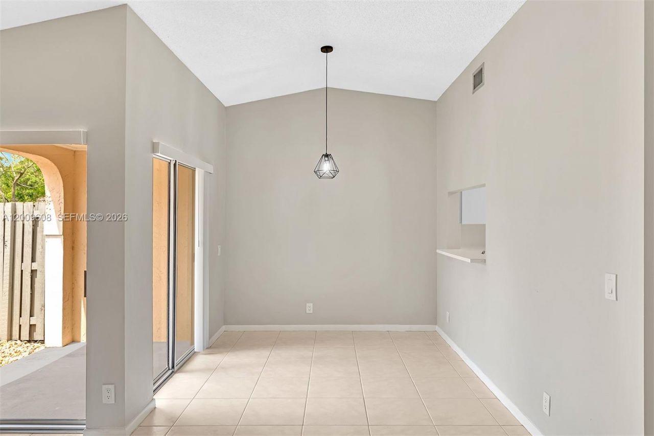 1439 Springside Dr, Unit 1439, Weston, FL 33326 Photo