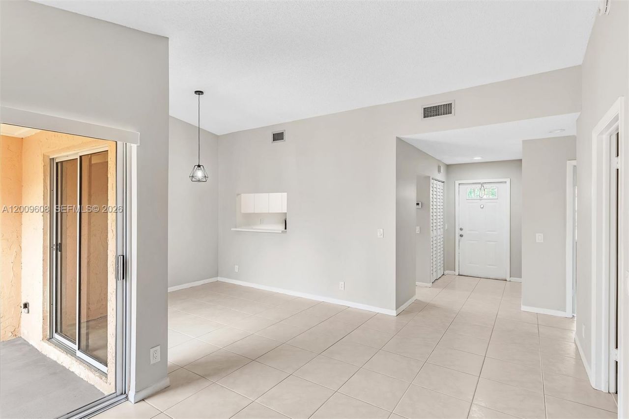 1439 Springside Dr, Unit 1439, Weston, FL 33326 Photo