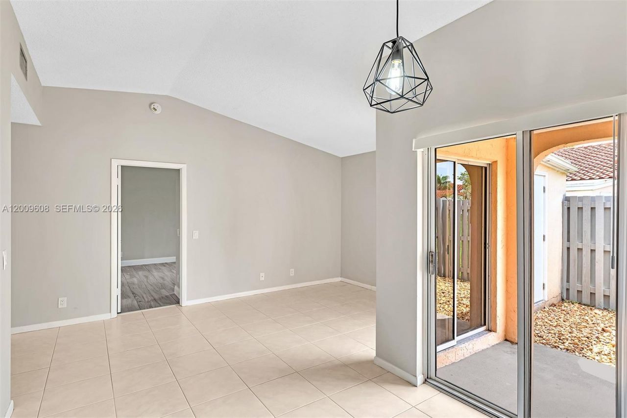 1439 Springside Dr, Unit 1439, Weston, FL 33326 Photo