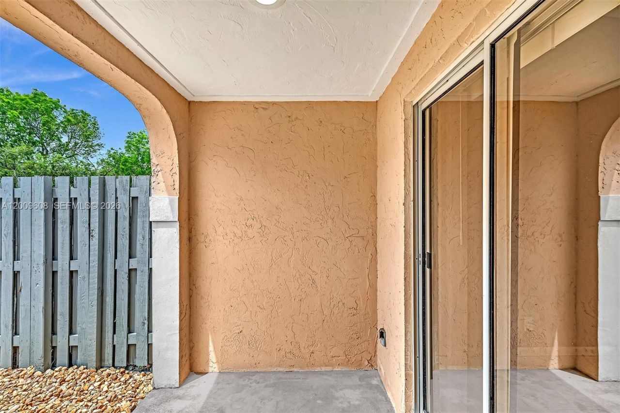 1439 Springside Dr, Unit 1439, Weston, FL 33326 Photo