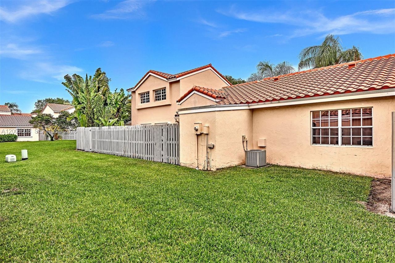 1439 Springside Dr, Unit 1439, Weston, FL 33326 Photo