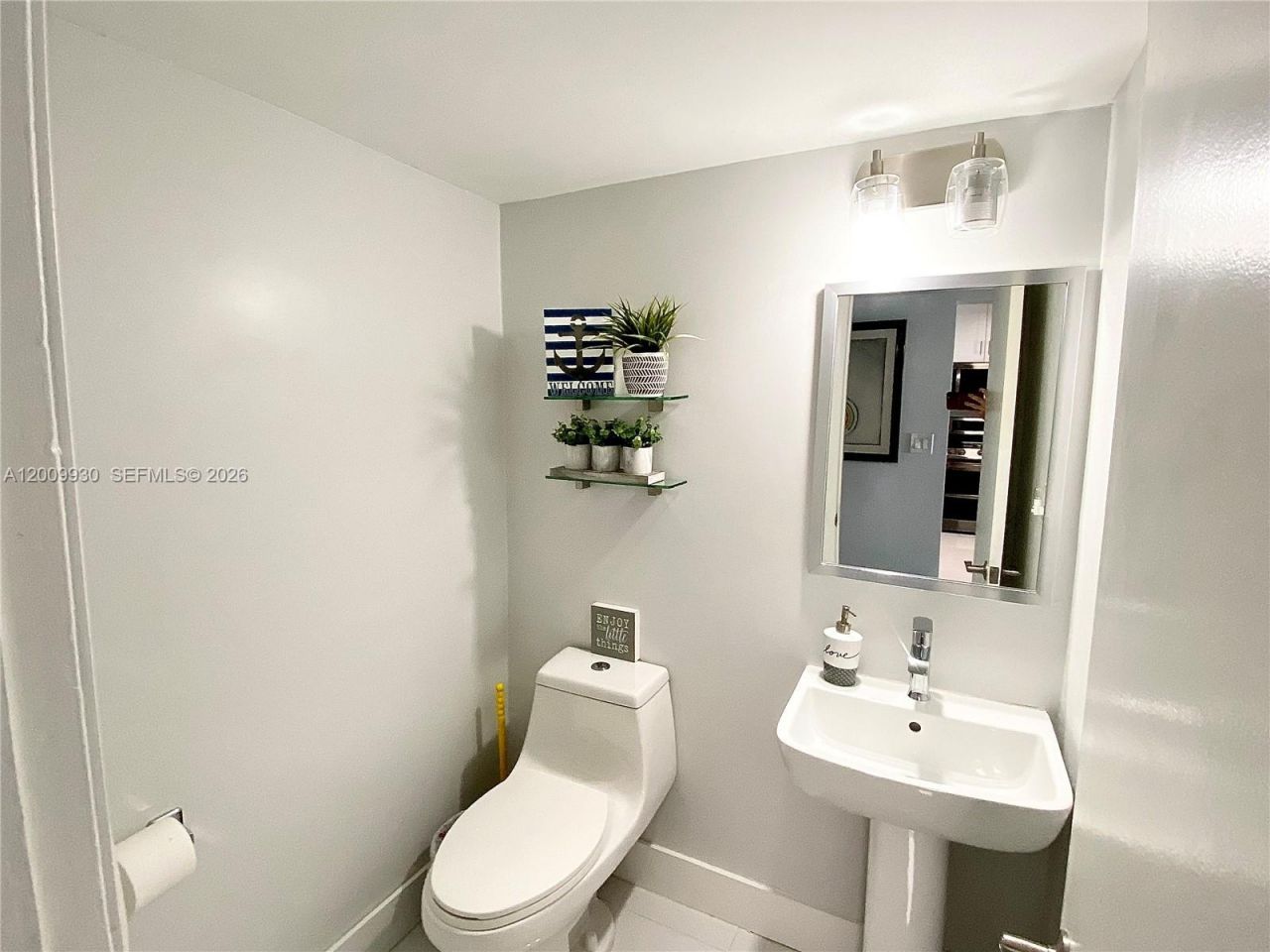 6450 Collins Ave , Unit 1004, Miami Beach, FL 33141 Photo