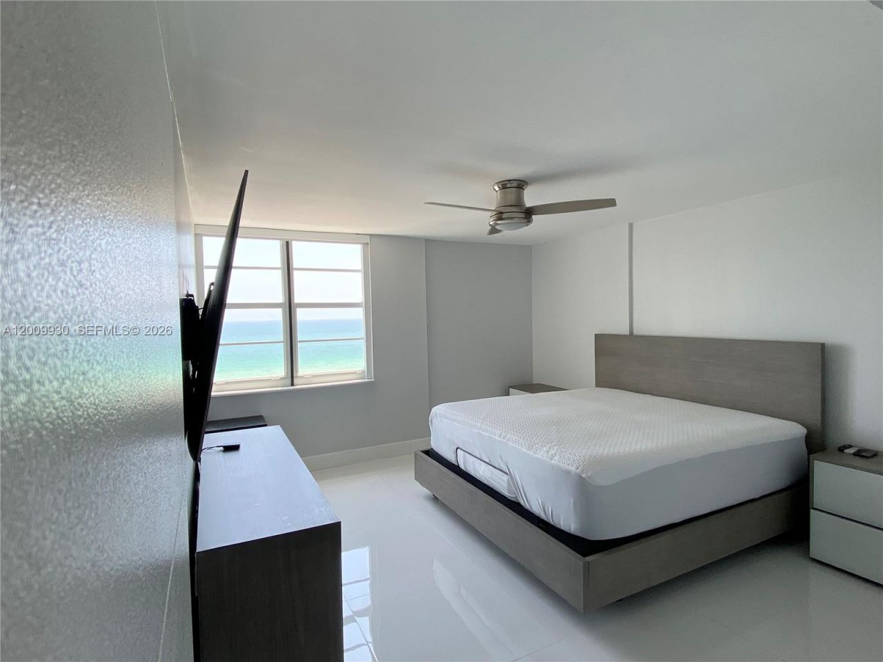 6450 Collins Ave , Unit 1004, Miami Beach, FL 33141 Photo