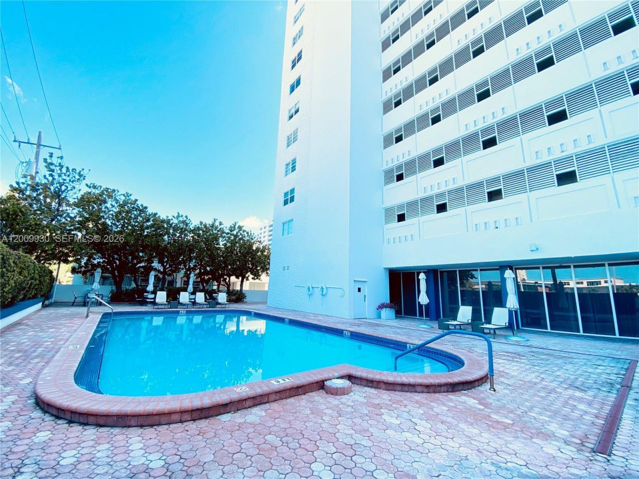 6450 Collins Ave , Unit 1004, Miami Beach, FL 33141 Photo