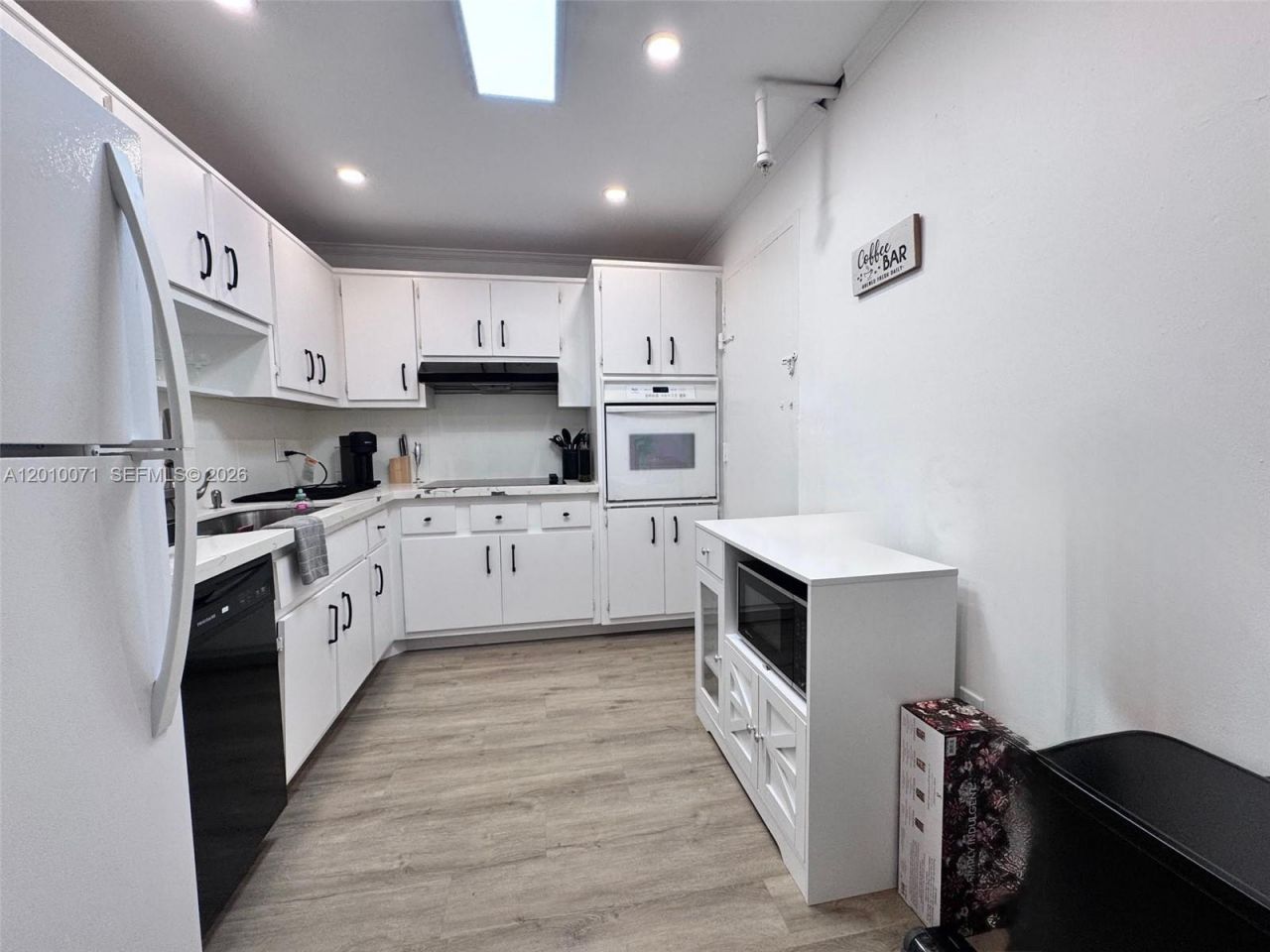 400 Kings Point Dr , Unit 1224, Sunny Isles Beach, FL 33160 Photo