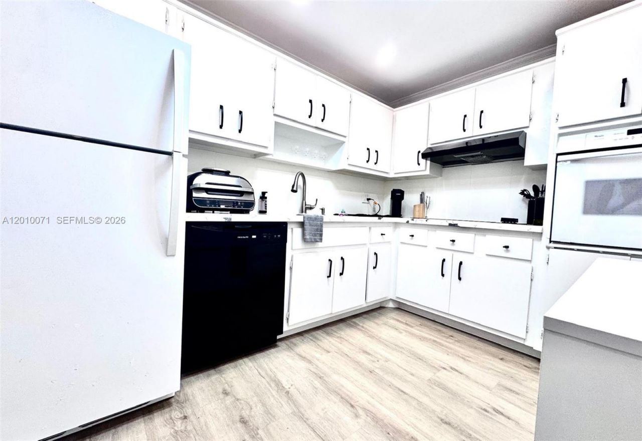 400 Kings Point Dr , Unit 1224, Sunny Isles Beach, FL 33160 Photo