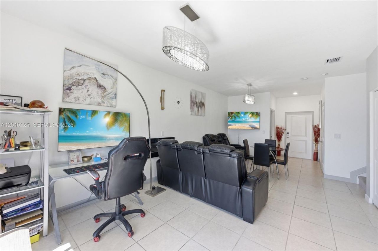 20572 NE 5th Pl, Miami, FL 33179 Photo