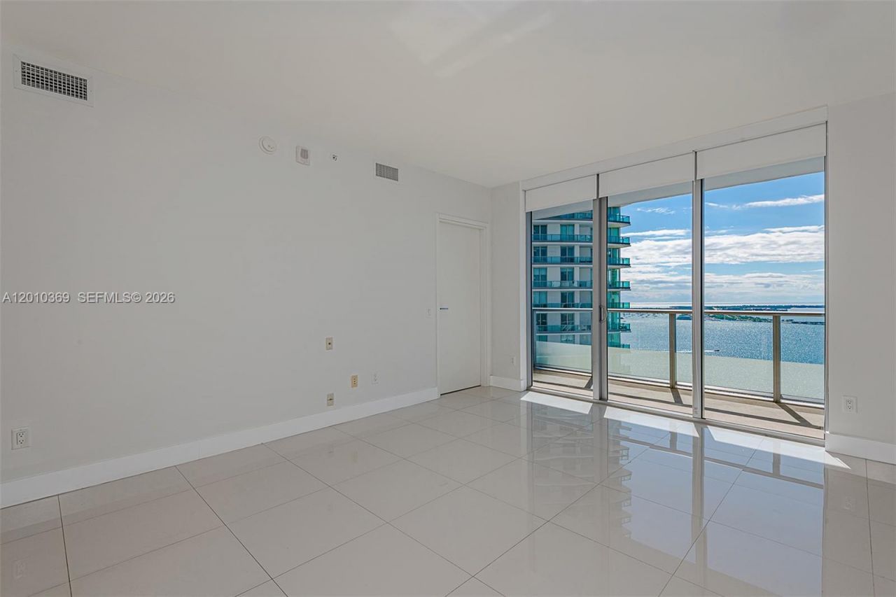 1300 Brickell Bay Dr , Unit 2808, Miami, FL 33131 Photo