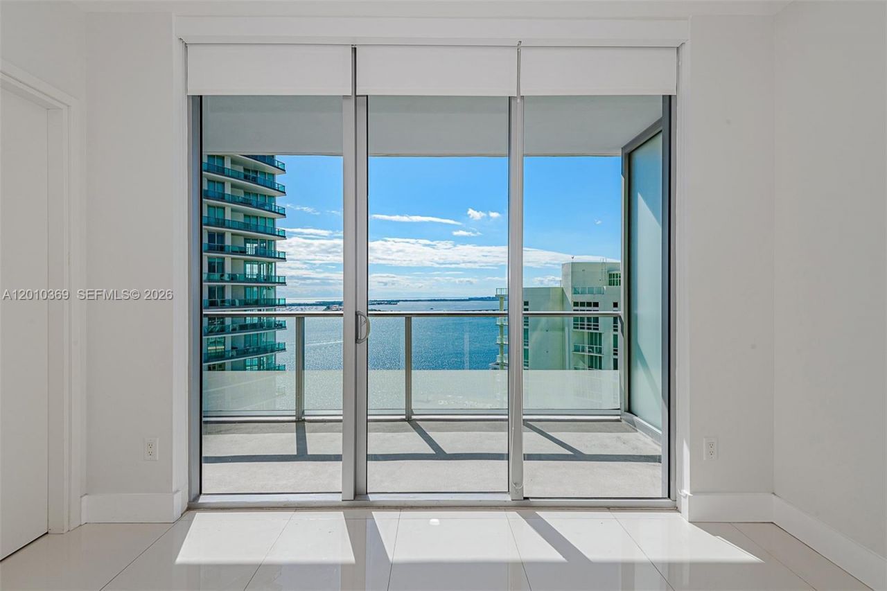 1300 Brickell Bay Dr , Unit 2808, Miami, FL 33131 Photo