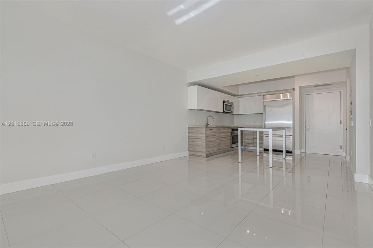 1300 Brickell Bay Dr , Unit 2808, Miami, FL 33131 Photo