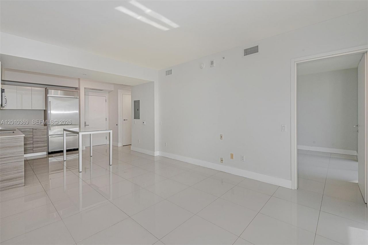 1300 Brickell Bay Dr , Unit 2808, Miami, FL 33131 Photo