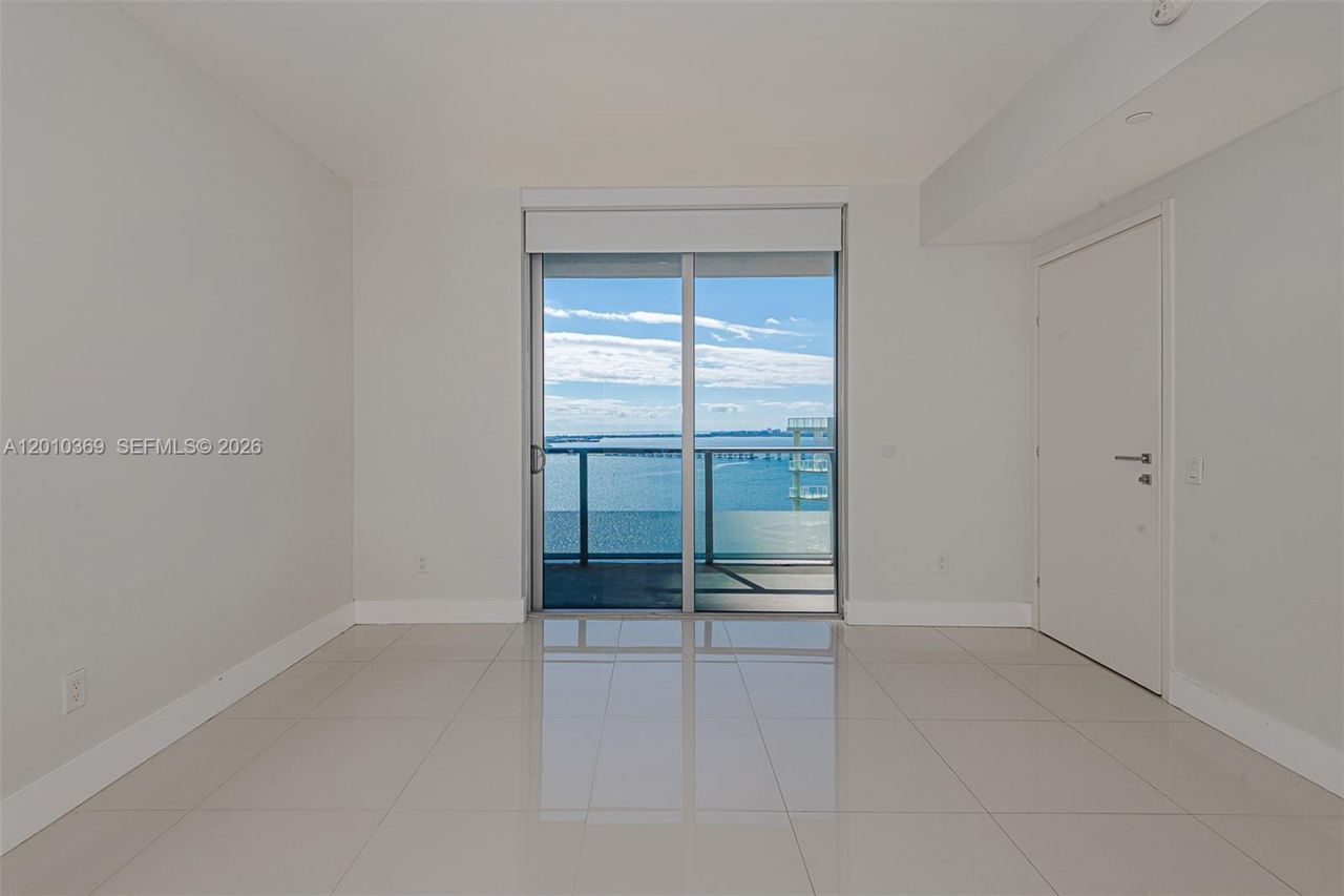 1300 Brickell Bay Dr , Unit 2808, Miami, FL 33131 Photo
