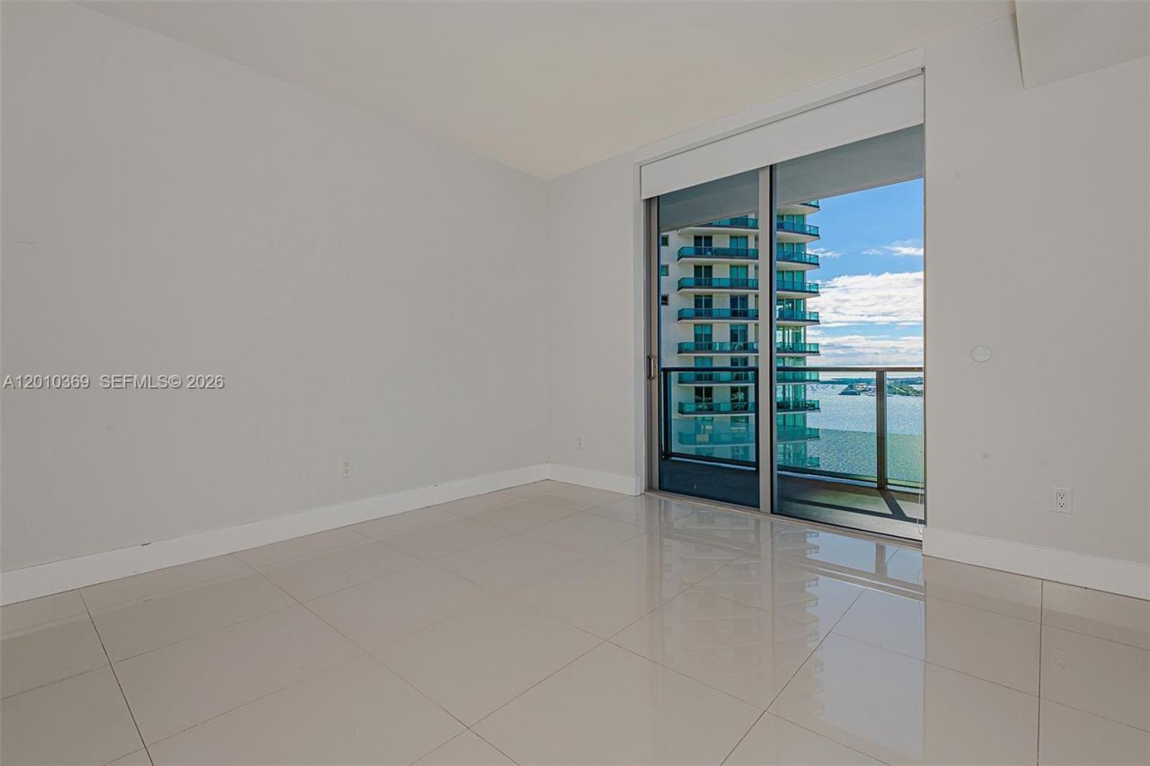 1300 Brickell Bay Dr , Unit 2808, Miami, FL 33131 Photo