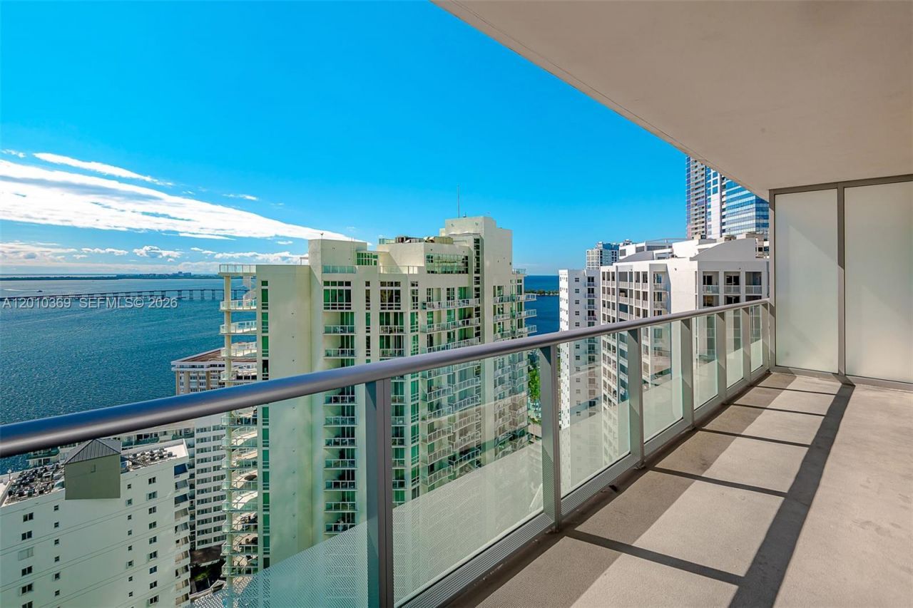 1300 Brickell Bay Dr , Unit 2808, Miami, FL 33131 Photo