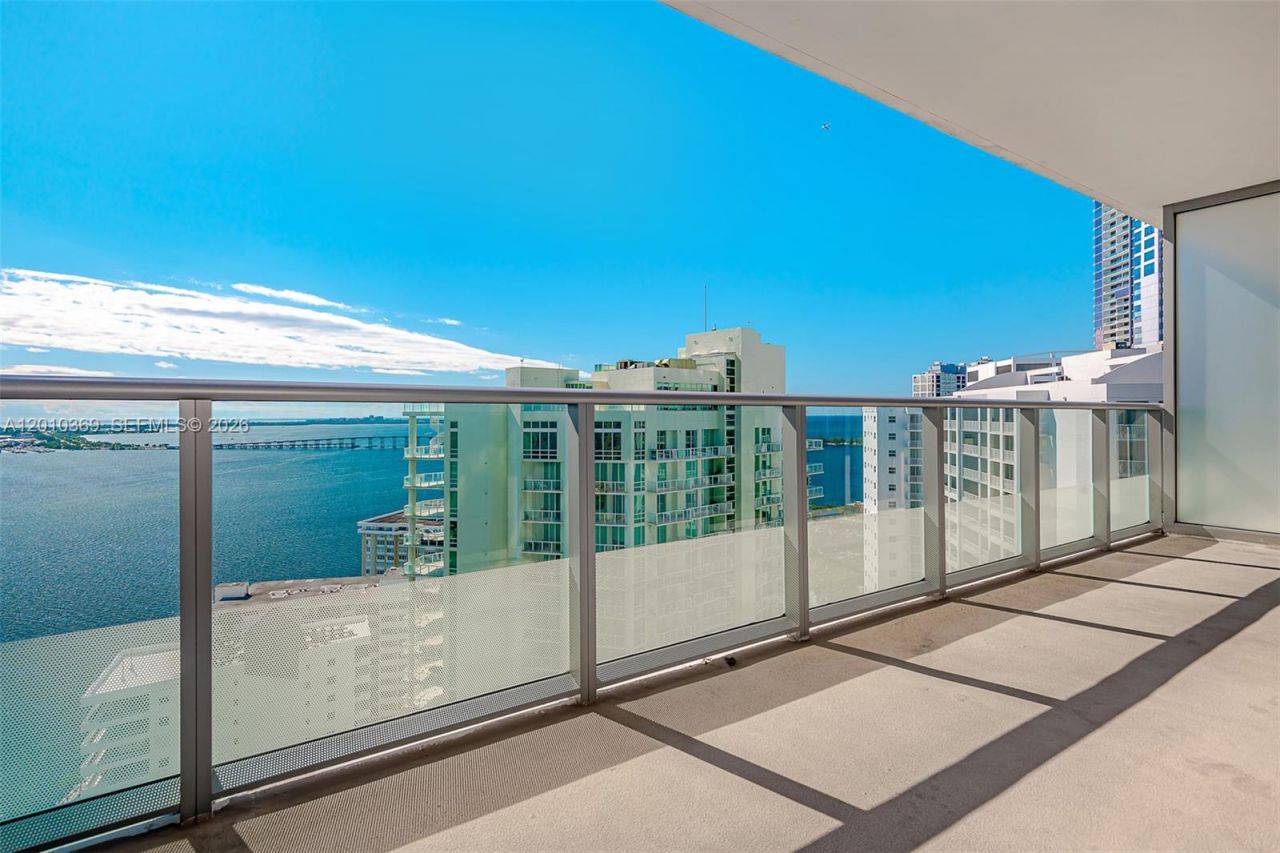 1300 Brickell Bay Dr , Unit 2808, Miami, FL 33131 Photo