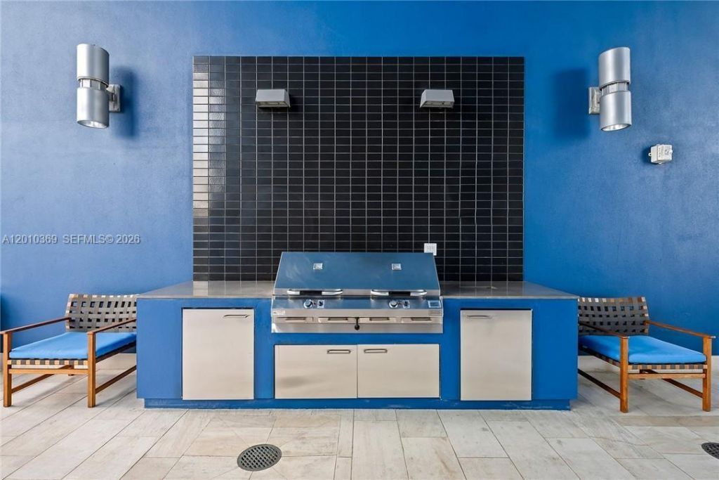 1300 Brickell Bay Dr , Unit 2808, Miami, FL 33131 Photo
