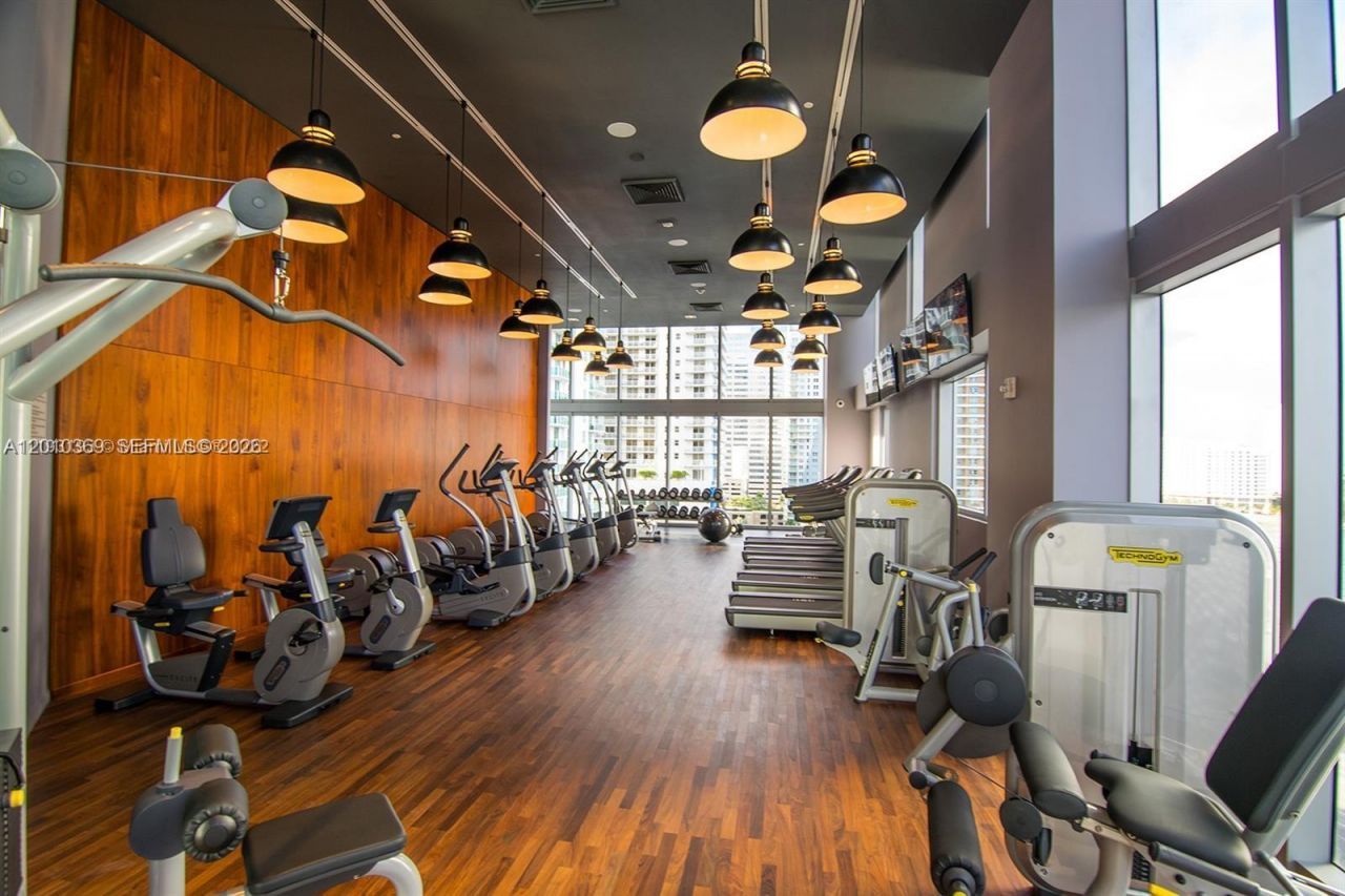 1300 Brickell Bay Dr , Unit 2808, Miami, FL 33131 Photo